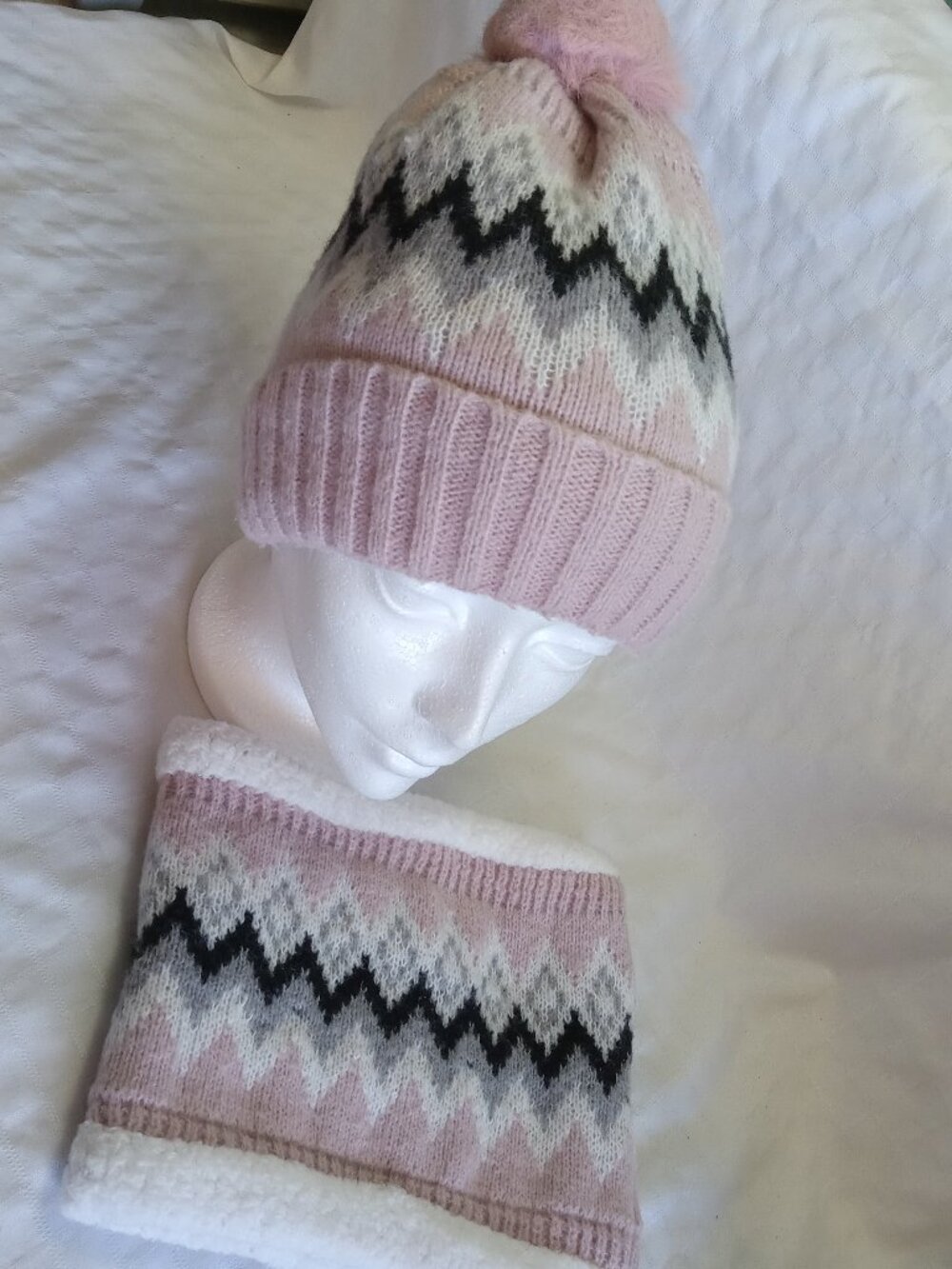 1990's polyester - wool winter kit: beannie and wrap/neck warmer